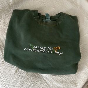 Saving the environment > boys vintage sweatshirt 🌿